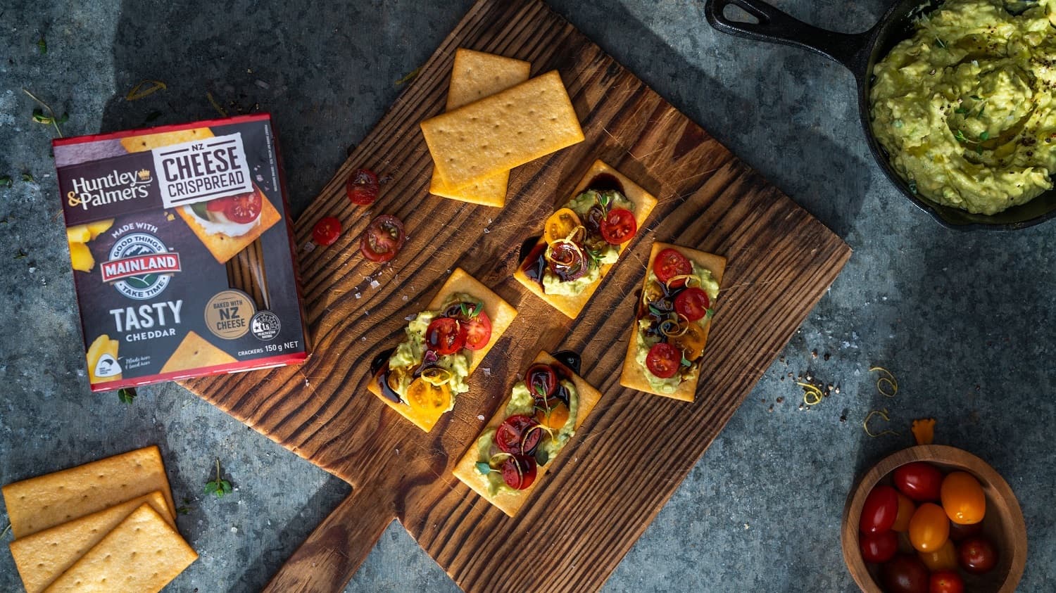 Creamy Avocado Crispbread FEATURED